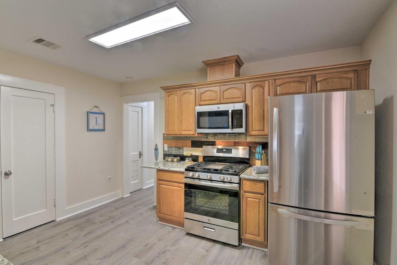 Bright Galveston Bungalow Half Mi To Pleasure Pier Экстерьер фото